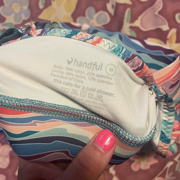 Handful The Closer Ripple Effect - Picture 3 of 4